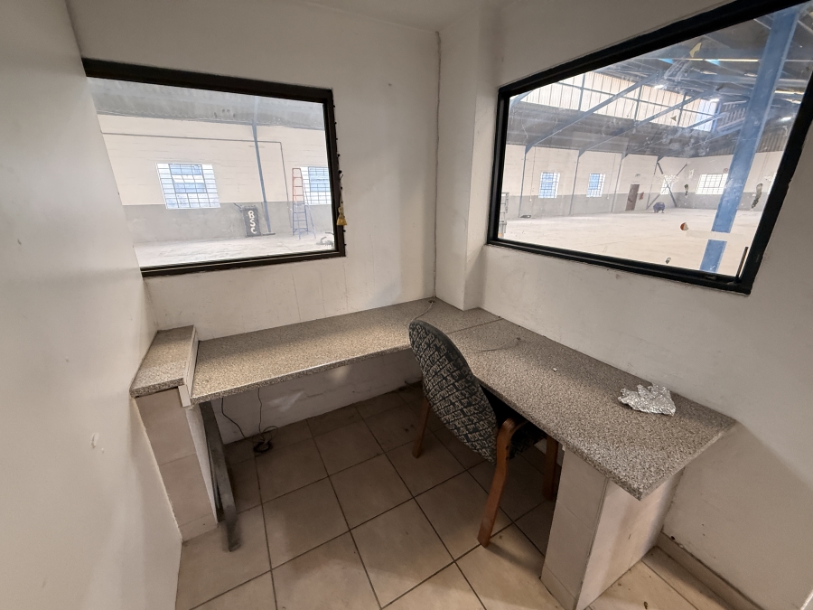 To Let Commercial Property for Rent in Beaconvale Western Cape